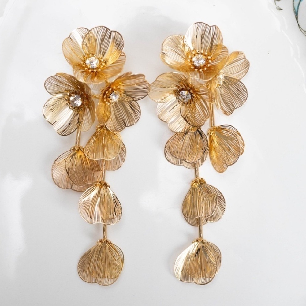 Zara Famous Kate Middleton Floral Statement Earrings - Picture 8 of 8
